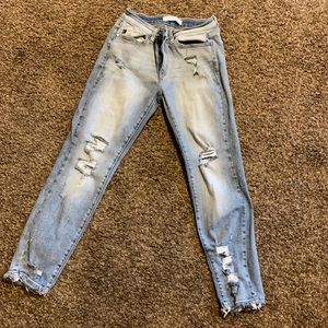 Size 9/28 stonewashed kancan jeans